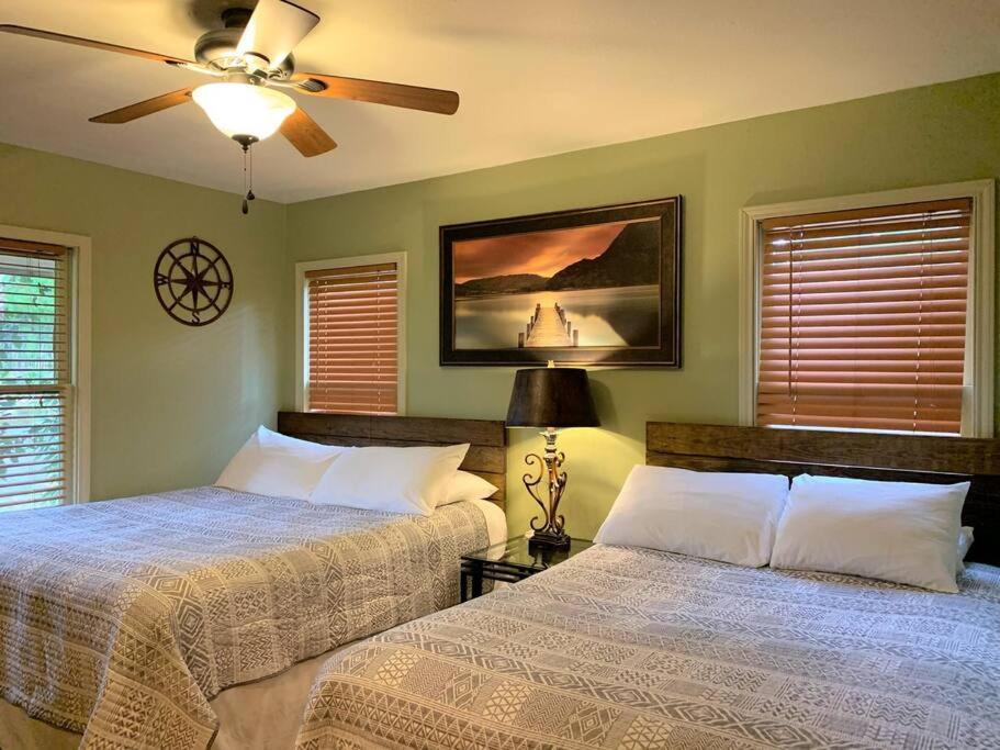 סגווין The River Haven - Sleeps 32 - On Guadalupe River מראה חיצוני תמונה