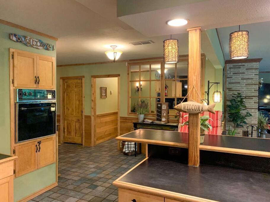 סגווין The River Haven - Sleeps 32 - On Guadalupe River מראה חיצוני תמונה