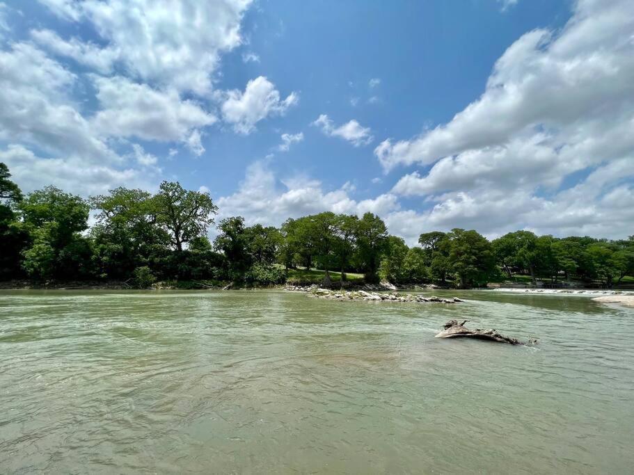 סגווין The River Haven - Sleeps 32 - On Guadalupe River מראה חיצוני תמונה