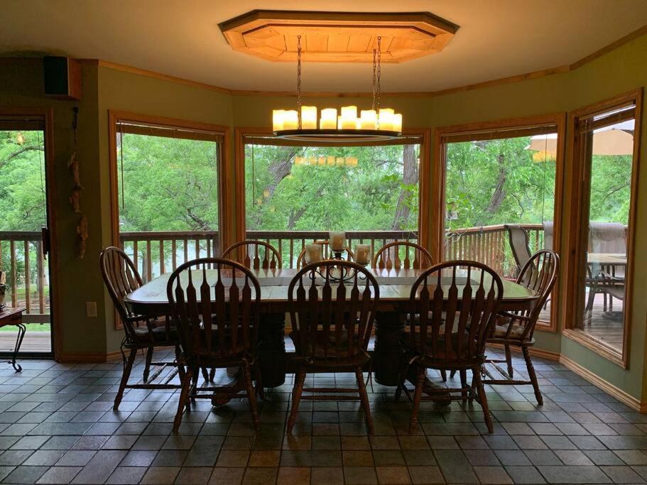 סגווין The River Haven - Sleeps 32 - On Guadalupe River מראה חיצוני תמונה