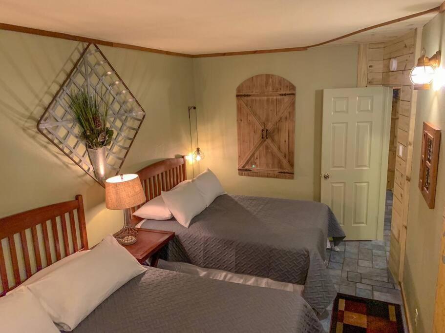 סגווין The River Haven - Sleeps 32 - On Guadalupe River מראה חיצוני תמונה