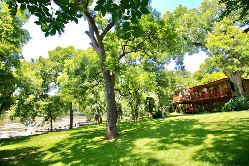 סגווין The River Haven - Sleeps 32 - On Guadalupe River מראה חיצוני תמונה