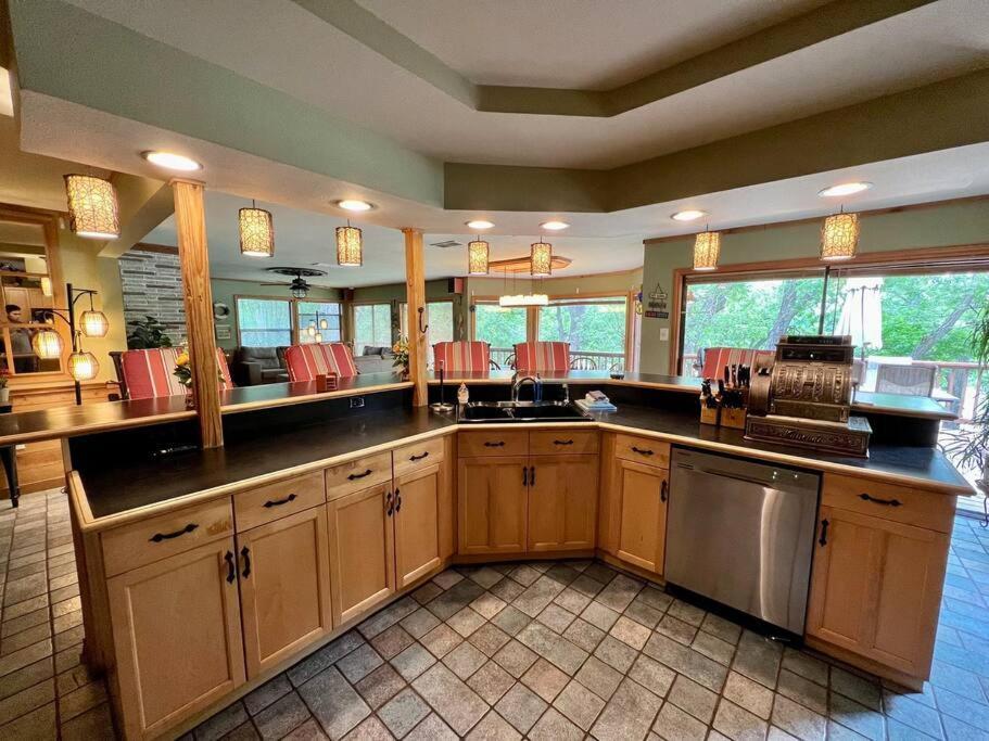סגווין The River Haven - Sleeps 32 - On Guadalupe River מראה חיצוני תמונה