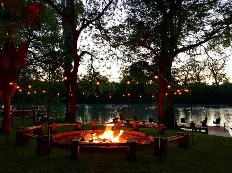 סגווין The River Haven - Sleeps 32 - On Guadalupe River מראה חיצוני תמונה